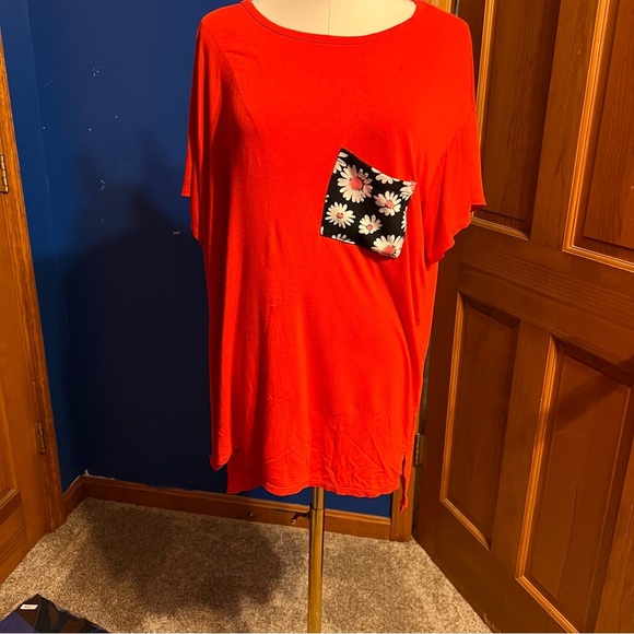 Shirt with sunflower pocket - Picture 7 of 7